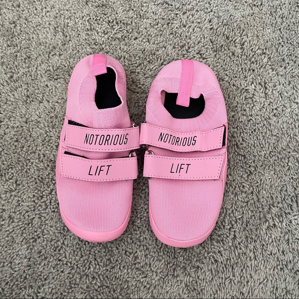 SOLD - Notorious Lift Sumo Sole Breast Cancer Ed